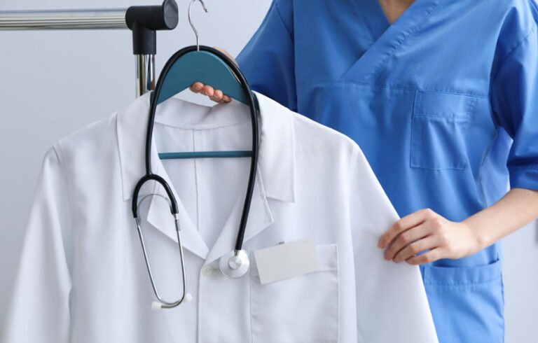 Smart Tips for Picking Durable Medical Apparel