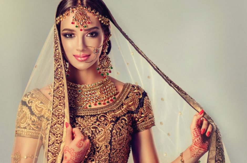 7 Stunning Dress Ideas for Your Next Mehndi Celebration