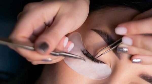 Korean Lash Lift vs Classic Lash Extensions: What You Should Know