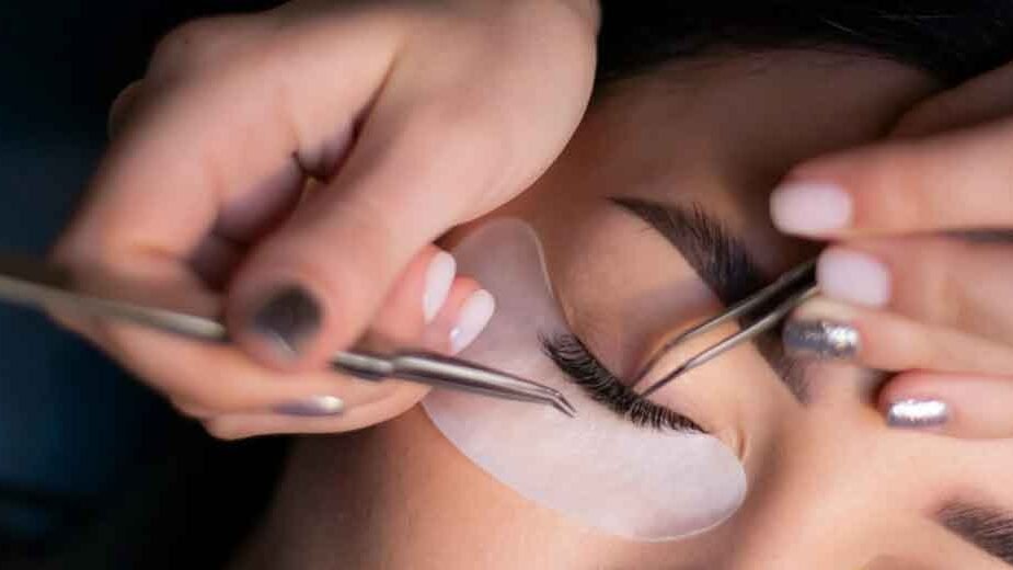 Korean Lash Lift vs Classic Lash Extensions: What You Should Know