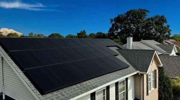 How-Solar-Companies-Evaluate-Your-Roof-for-Solar-Suitability