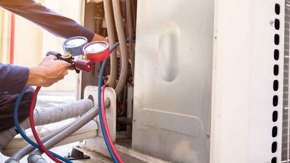 How-do-HVAC-Contractors-Identify-Refrigerant-Issues