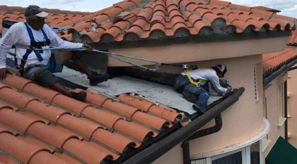 How-to-Choose-the-Right-Roofing-Materials-with-Your-Contractor