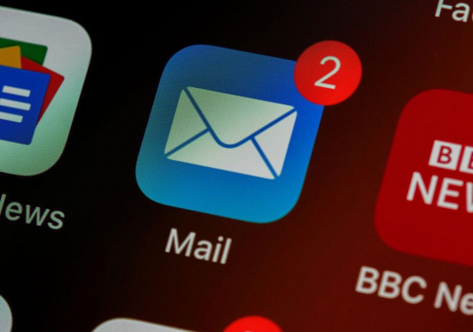 What Makes a Business Email Look Professional (and What Makes It Look Sketchy)