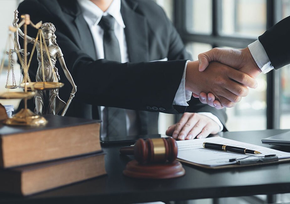 Should I Hire My Criminal Defense Attorney