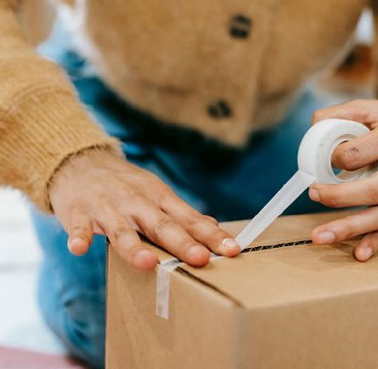 Essential Tips to Save Time and Money With USA to India Courier Services