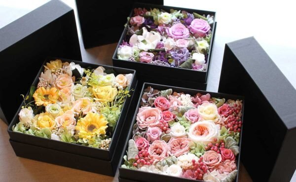 How Flower Box Arrangements Elevate Gift Giving