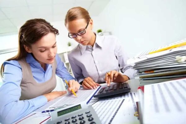 How to Choose the Right Fractional Bookkeeper for Your Business