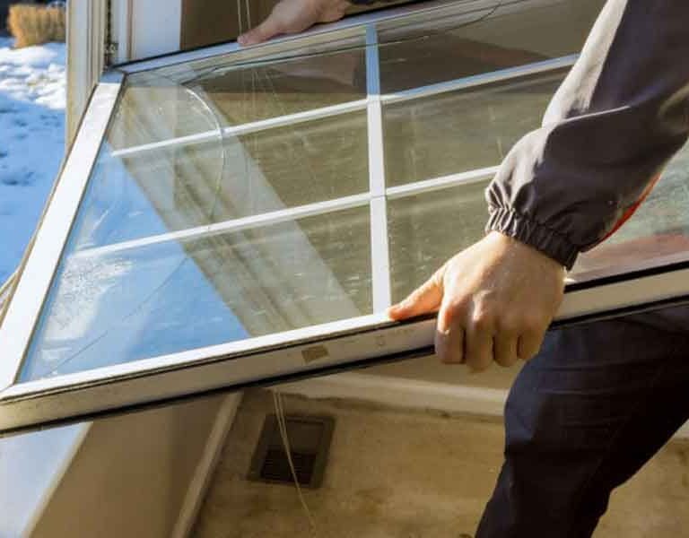 What to Consider When Choosing a Replacement Window Glass Service