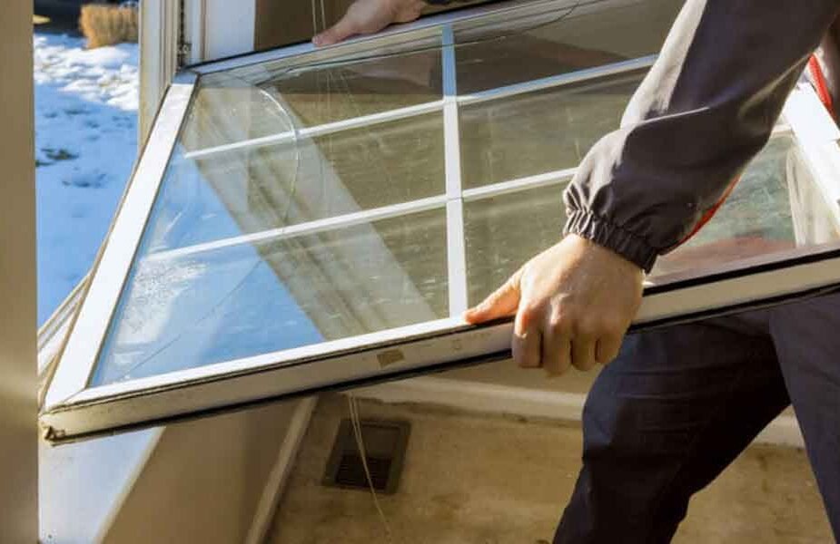 What to Consider When Choosing a Replacement Window Glass Service