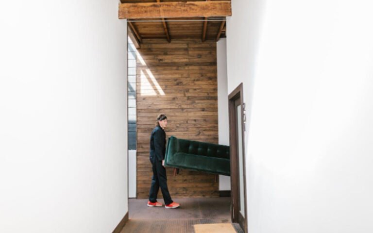 5 Signs You Need Professional Help for Your Next Move