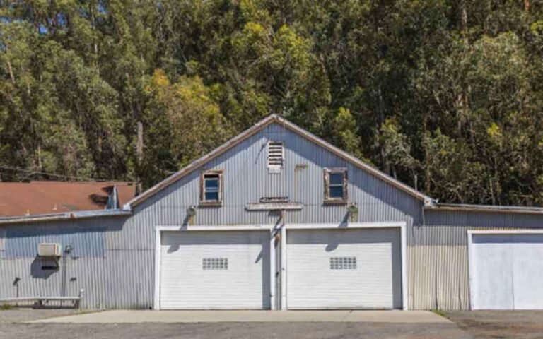 How Garage Doors Impact Curb Appeal and Property Value