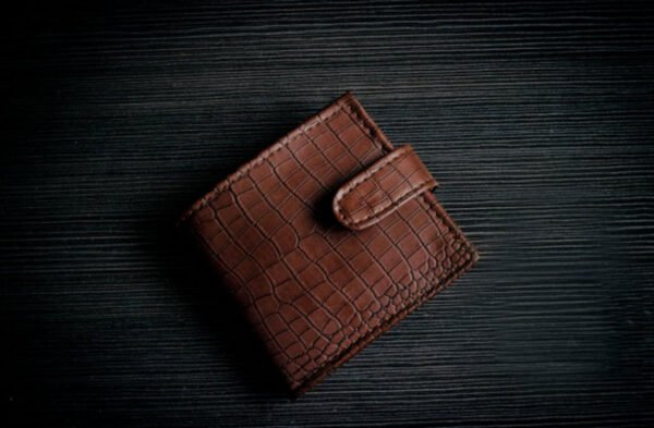 What to Consider When Buying a Durable Leather Wallet