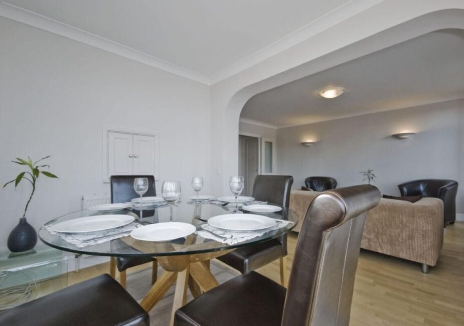 why-tempered-glass-top-for-dining-table-is-a-smart-1