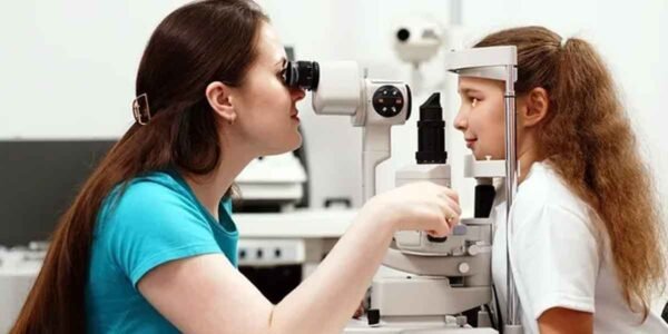 The-Role-of-Optometrists-in-Managing-Eye-Diseases