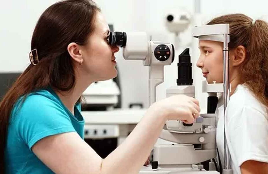 The-Role-of-Optometrists-in-Managing-Eye-Diseases